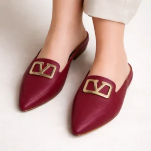 Crest Pointed Mule – Ruby Red
