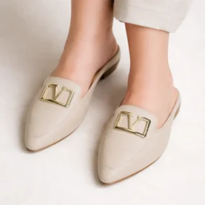 Crest Pointed Mule – Ivory